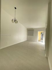 2903 SE 17th Ave 206, Homestead, FL 33035