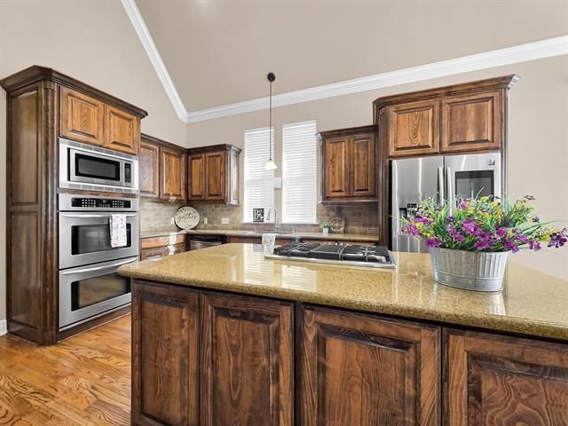 2555 Amberwood Drive, Beaumont, TX 77713