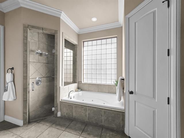 2555 Amberwood Drive, Beaumont, TX 77713