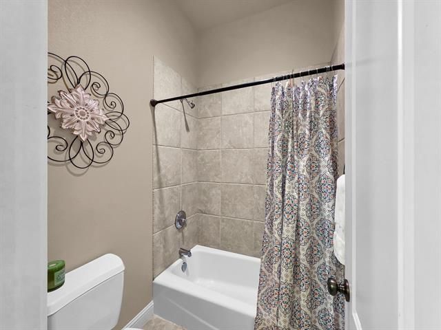 2555 Amberwood Drive, Beaumont, TX 77713