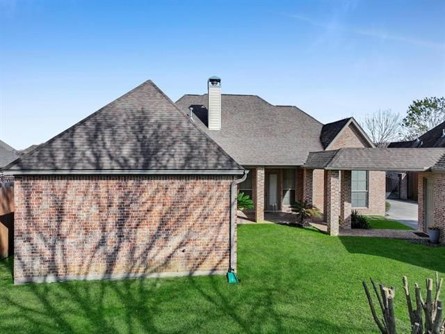 2555 Amberwood Drive, Beaumont, TX 77713