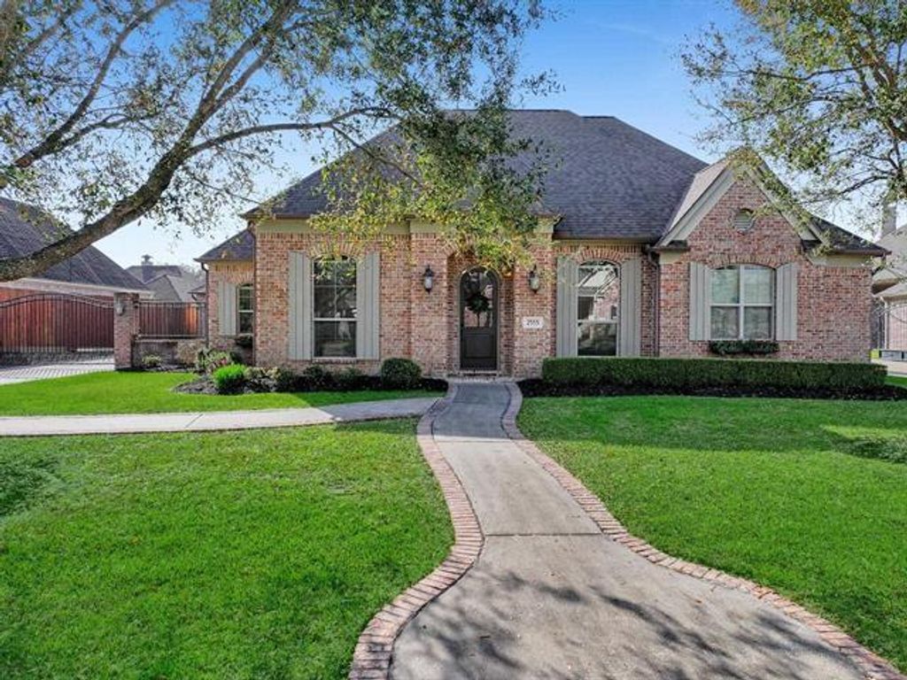 2555 Amberwood Drive, Beaumont, TX 77713