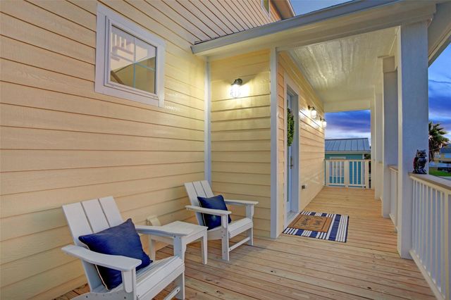 16515 Nassau Way, Jamaica Beach, TX 77554