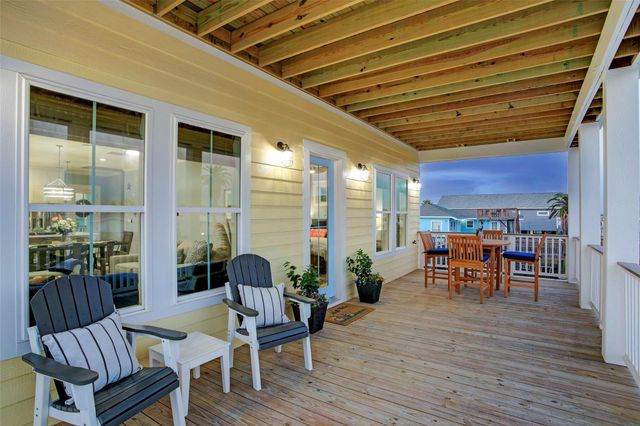 16515 Nassau Way, Jamaica Beach, TX 77554