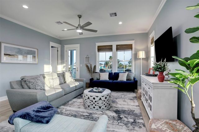 16515 Nassau Way, Jamaica Beach, TX 77554