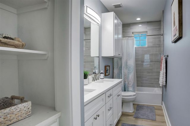 16515 Nassau Way, Jamaica Beach, TX 77554