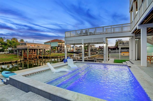 16515 Nassau Way, Jamaica Beach, TX 77554