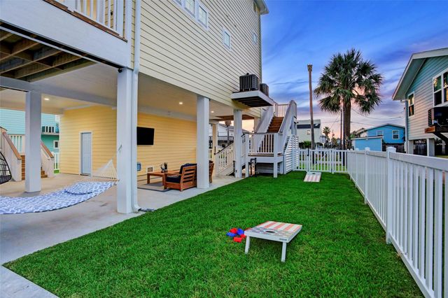 16515 Nassau Way, Jamaica Beach, TX 77554