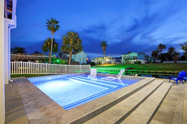 16515 Nassau Way, Jamaica Beach, TX 77554