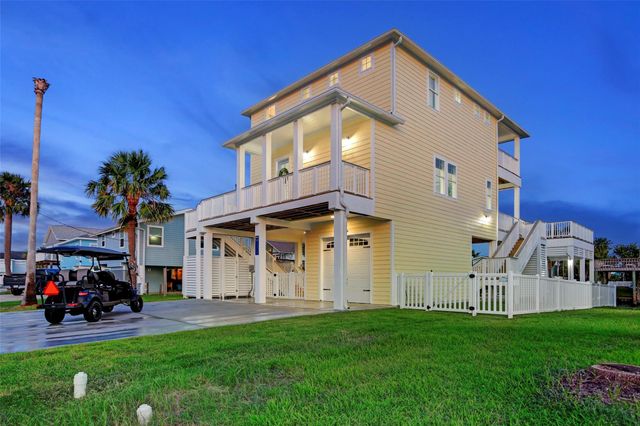 16515 Nassau Way, Jamaica Beach, TX 77554