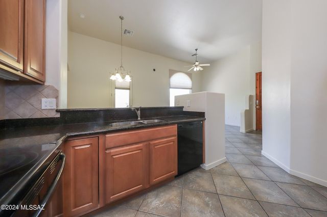 665 E Weckl Place, Tucson, AZ 85704