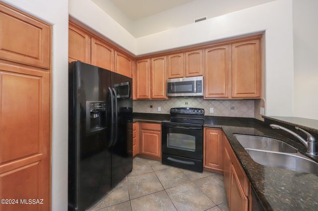 665 E Weckl Place, Tucson, AZ 85704
