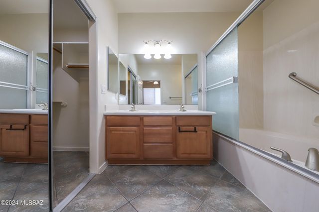 665 E Weckl Place, Tucson, AZ 85704