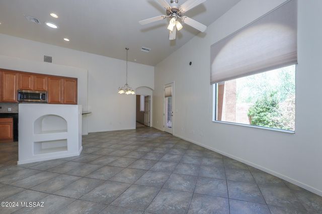 665 E Weckl Place, Tucson, AZ 85704
