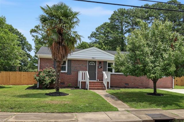 701 Sparrow RD, Chesapeake, VA 23325