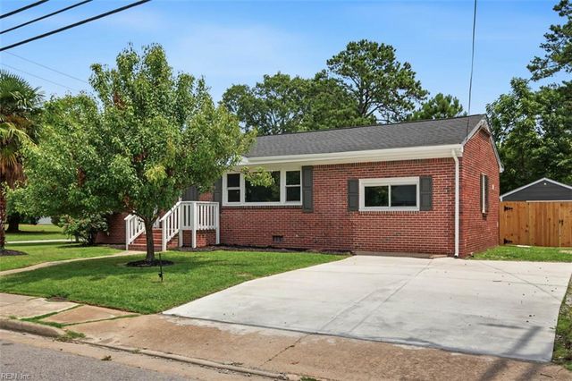 701 Sparrow RD, Chesapeake, VA 23325