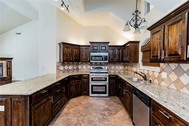 3003 SW Woodruff Avenue, Bentonville, AR 72712