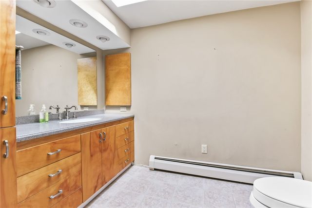 35 Lane E, Warwick, RI 02888