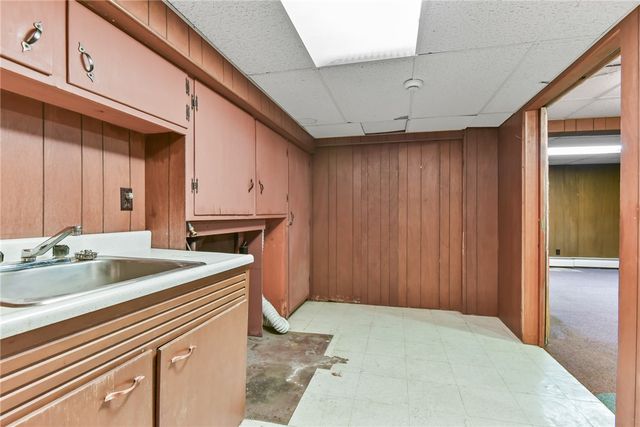 35 Lane E, Warwick, RI 02888
