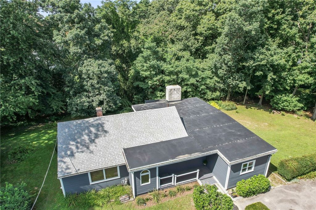 35 Lane E, Warwick, RI 02888