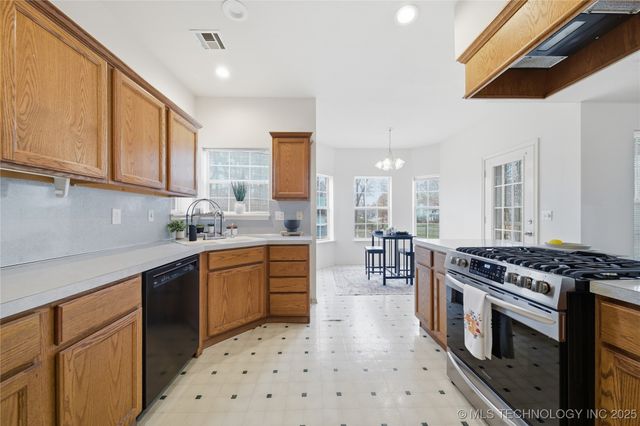 23429 King Street, Broken Arrow, OK 74014