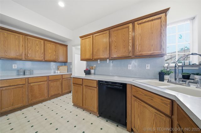 23429 King Street, Broken Arrow, OK 74014