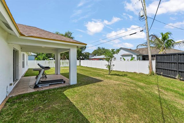 2194 SW SALMON Road, Port St. Lucie, FL 34953