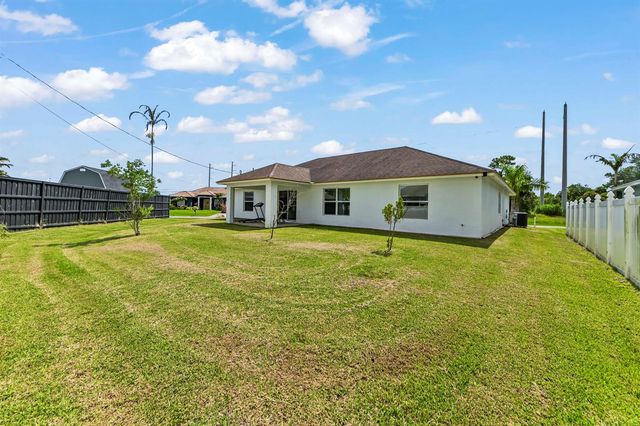 2194 SW SALMON Road, Port St. Lucie, FL 34953
