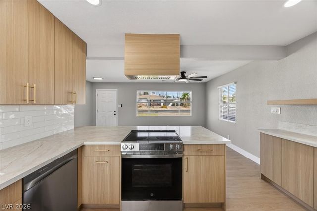 32 Mallory Street, Henderson, NV 89015