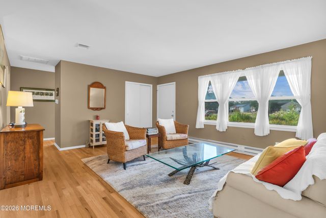 106 Pineway Drive, Forked River, NJ 08731