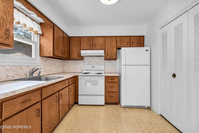 106 Pineway Drive, Forked River, NJ 08731