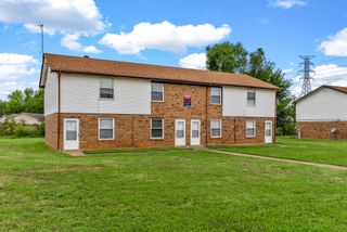 1070 Pembroke Rd Apt 27, Oak Grove, KY 42262