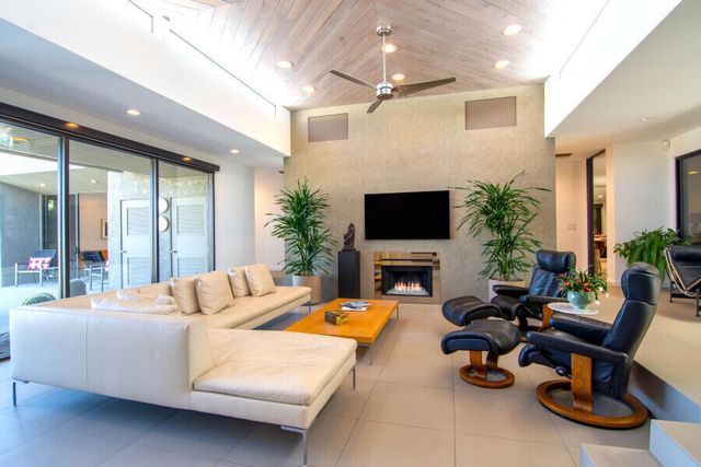 2313 N Janis Drive, Palm Springs, CA 92262