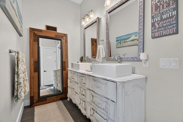 10412 WOODLAND HILLS COURT, Howey In The Hills, FL 34737