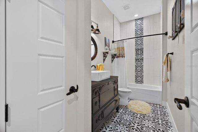 10412 WOODLAND HILLS COURT, Howey In The Hills, FL 34737