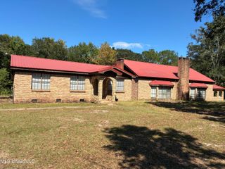 1008 Roys Road, Gautier, MS 39553