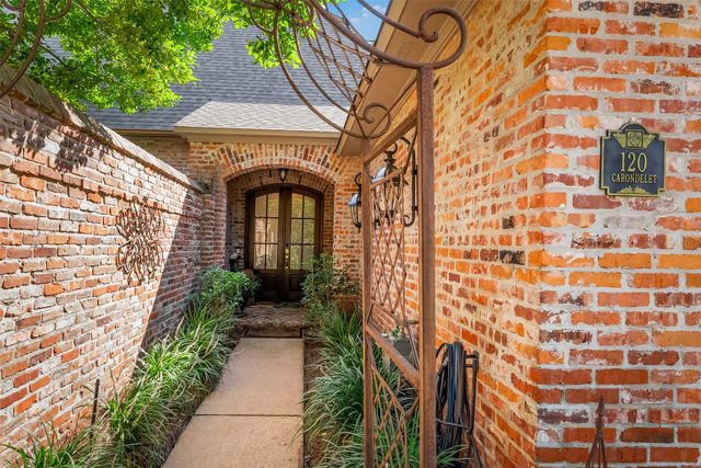120 Carondelet Court, Bossier City, LA 71111