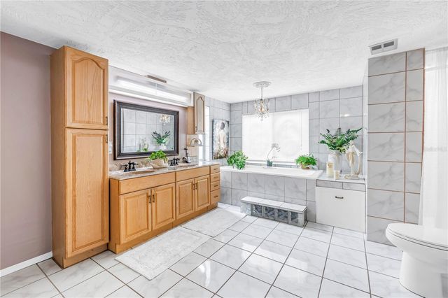 7999 RIDGE ROAD, Seminole, FL 33772