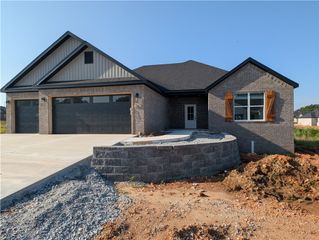 7887 Teton Trail Avenue, Springdale, AR 72762