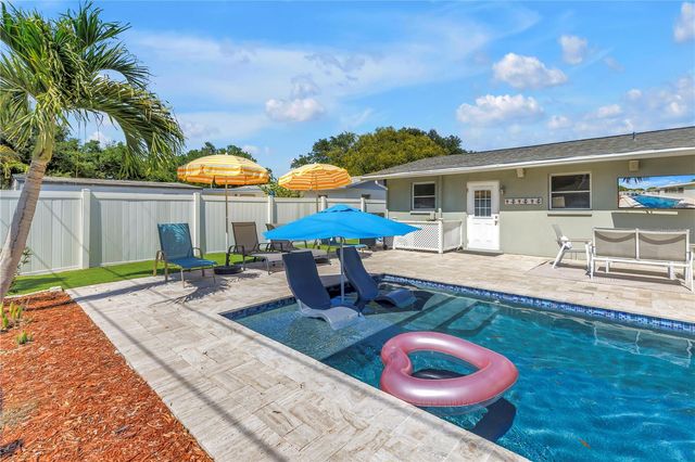 12096 OAK STREET, Largo, FL 33774