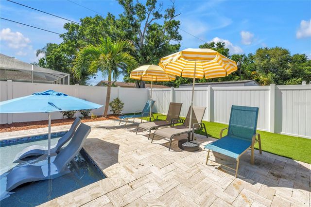 12096 OAK STREET, Largo, FL 33774