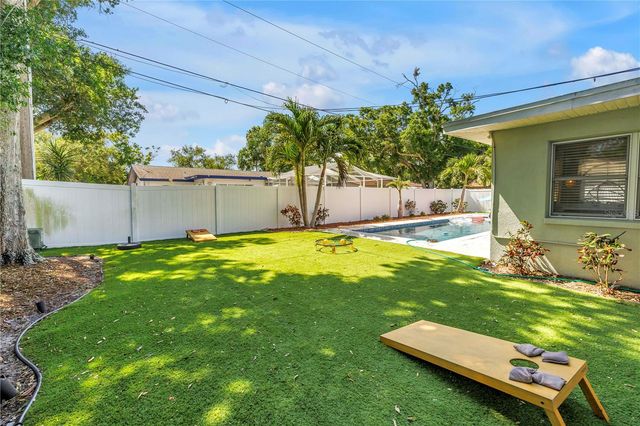 12096 OAK STREET, Largo, FL 33774