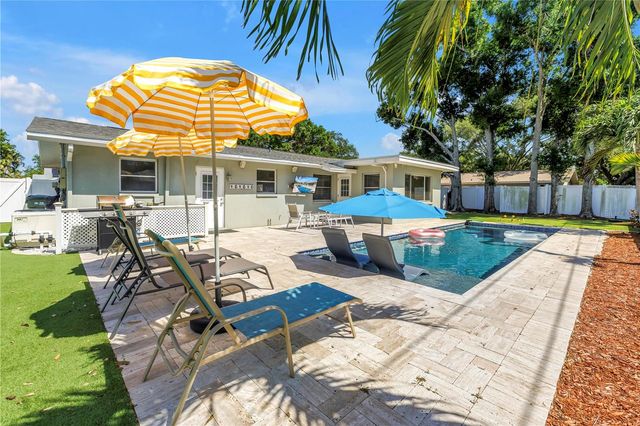 12096 OAK STREET, Largo, FL 33774