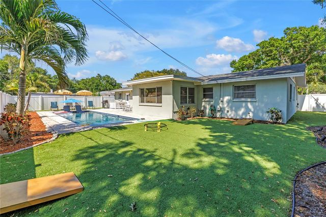 12096 OAK STREET, Largo, FL 33774