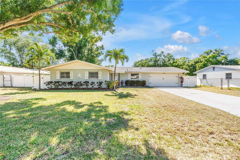 12096 OAK STREET, Largo, FL 33774