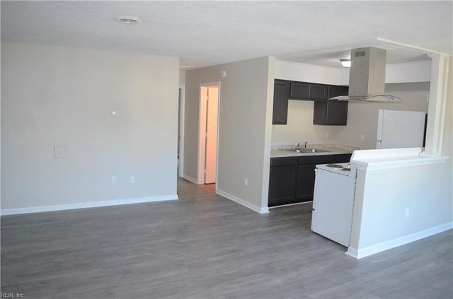 415 W 32nd St Apt 1, Norfolk, VA 23508