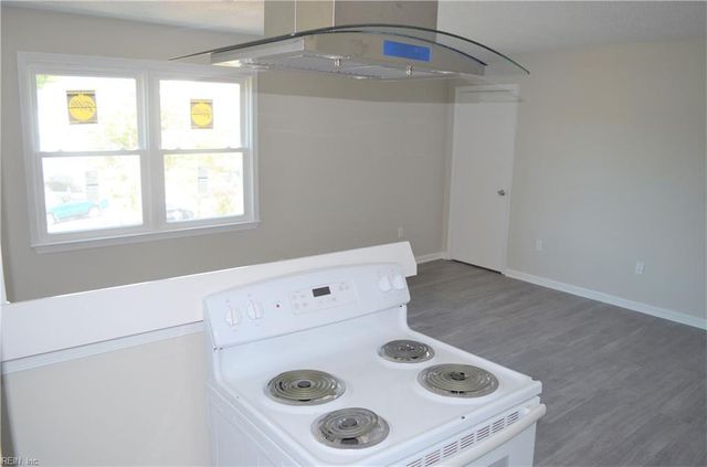 415 W 32nd St Apt 1, Norfolk, VA 23508