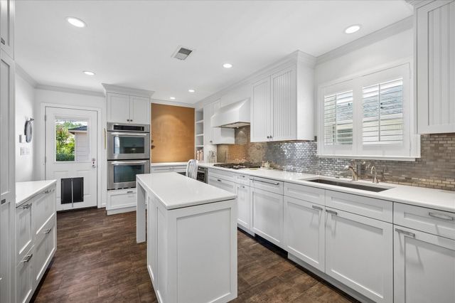 6403 Waltway Drive, Houston, TX 77008