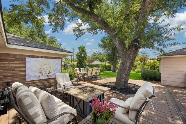 6403 Waltway Drive, Houston, TX 77008