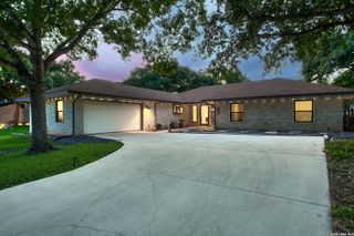 911 Silver Spruce St, San Antonio, TX 78232